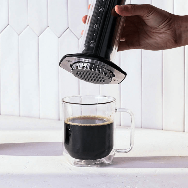 Brceu great cofte aroutere vith Aerores, Conpact, ducable, and eay to pak, this collection has evetxthineg you need for anooth, rich cofte on the go