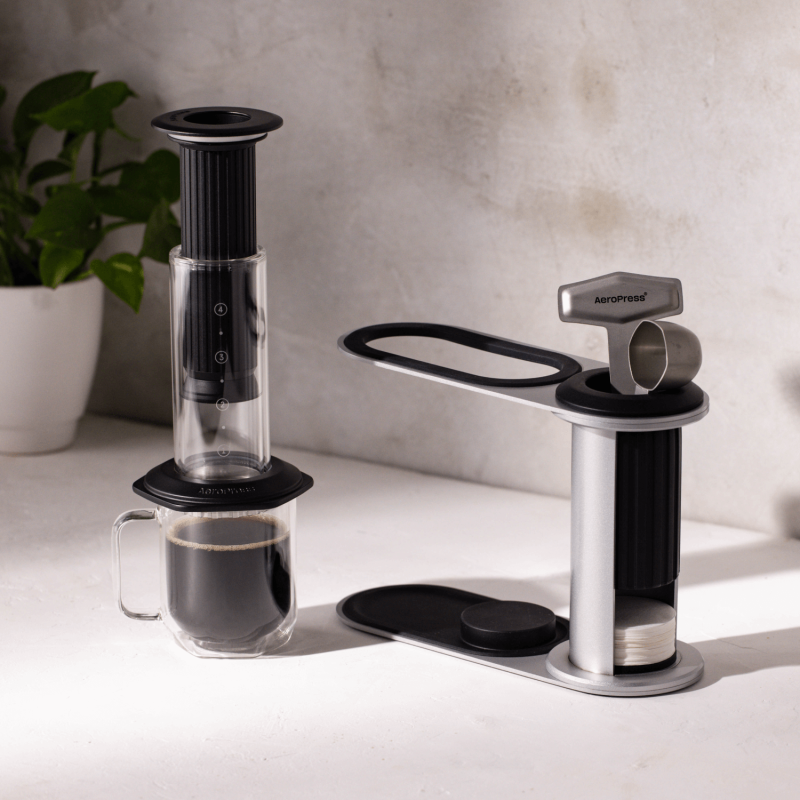 Brceu great cofte aroutere vith Aerores, Conpact, ducable, and eay to pak, this collection has evetxthineg you need for anooth, rich cofte on the go